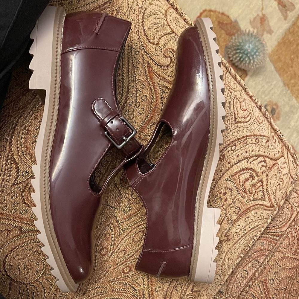 Clarks Burgundy T-Strap Mary-Jane flats - Picture 10 of 13